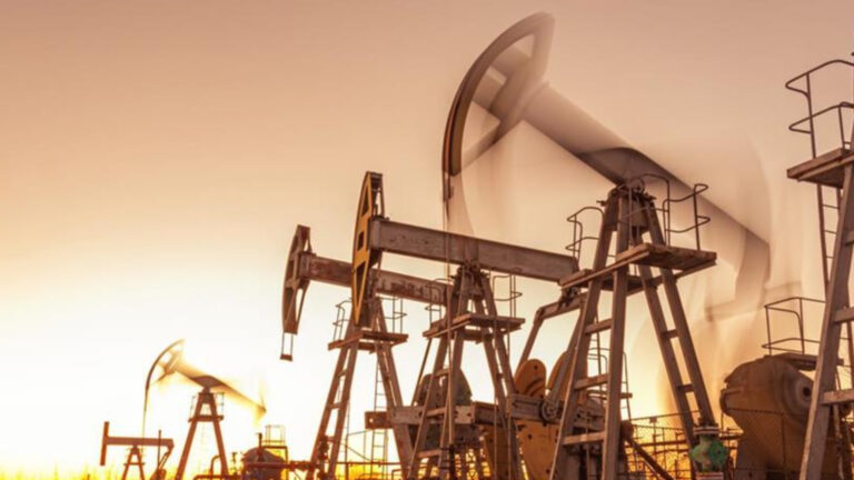 brent-petrolun-varili-6727-dolardan-islem-goruyor-O24MvGRb.jpg