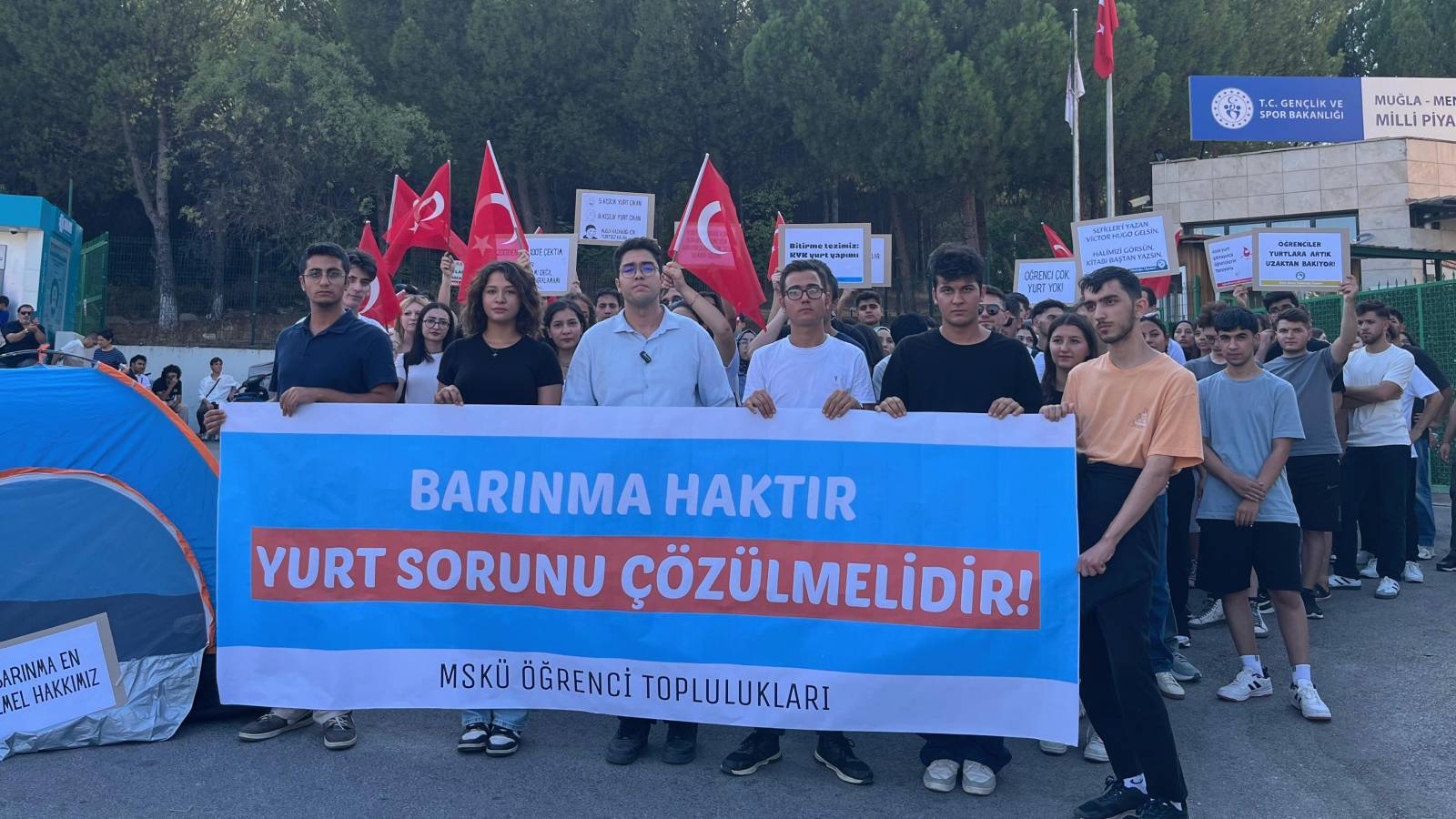 muglada ogrenciler barinma sorununun cozulmesi icin yetkililere seslendi catisiz kalmak kabul edilemez CsafR4lH