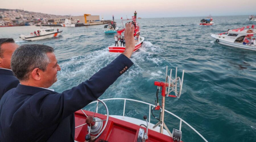 ozgur ozel balikcilarla av sezonunu acti ekmegini denizden cikaran emekcilere selam olsun LcAKZhII