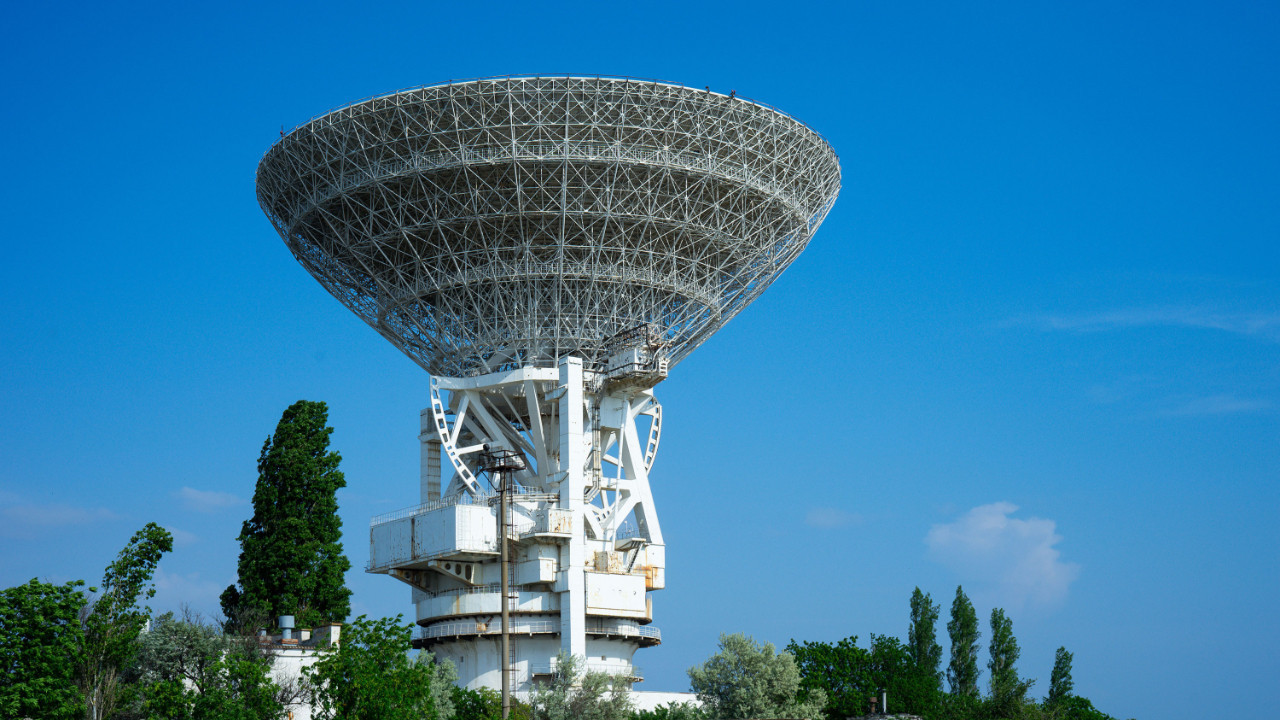 uzaylilara mesaj gonderen dev teleskop da savasin kurbani oldu 8WGP3Jmu