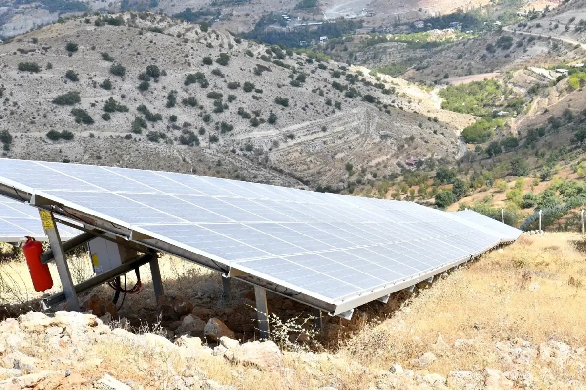 yesilyurtta gunes enerji santrali ile enerji maliyetleri dusuyor BDdhvbBm