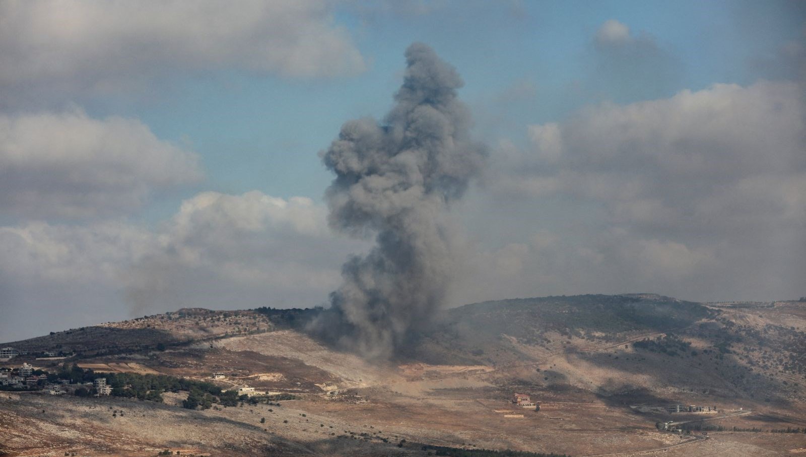 israilden lubnana hava saldirisi hJVwKFR5