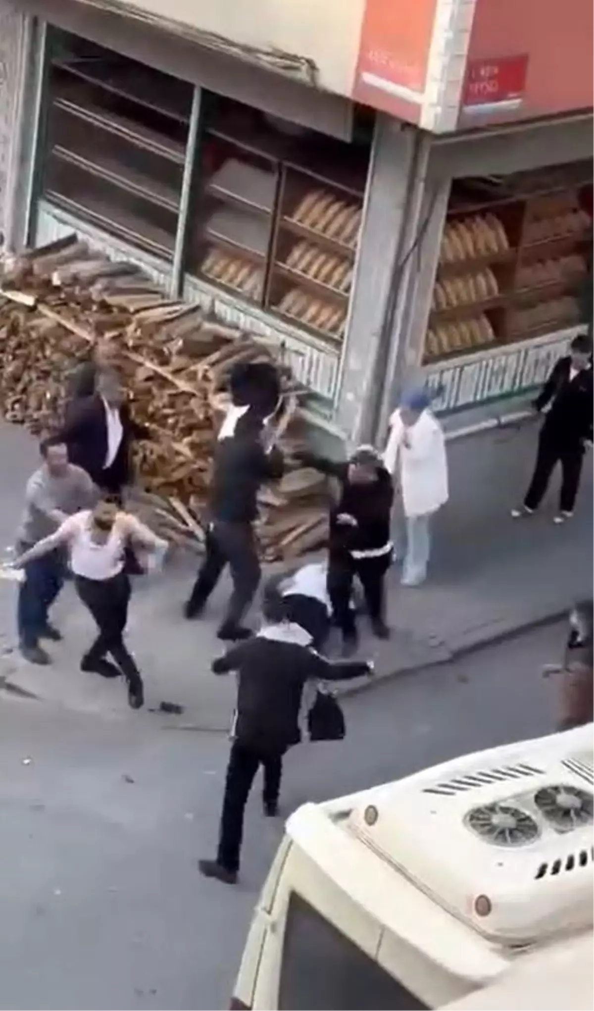 kucukcekmecede bicakli ve sopali kavga 5 yarali RksQcR8q.jpg