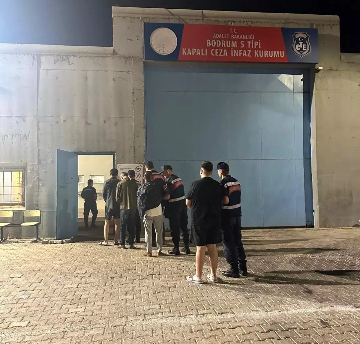 kursunlama olayi suphelileri bodrumda yakalandi yXpZ95cV