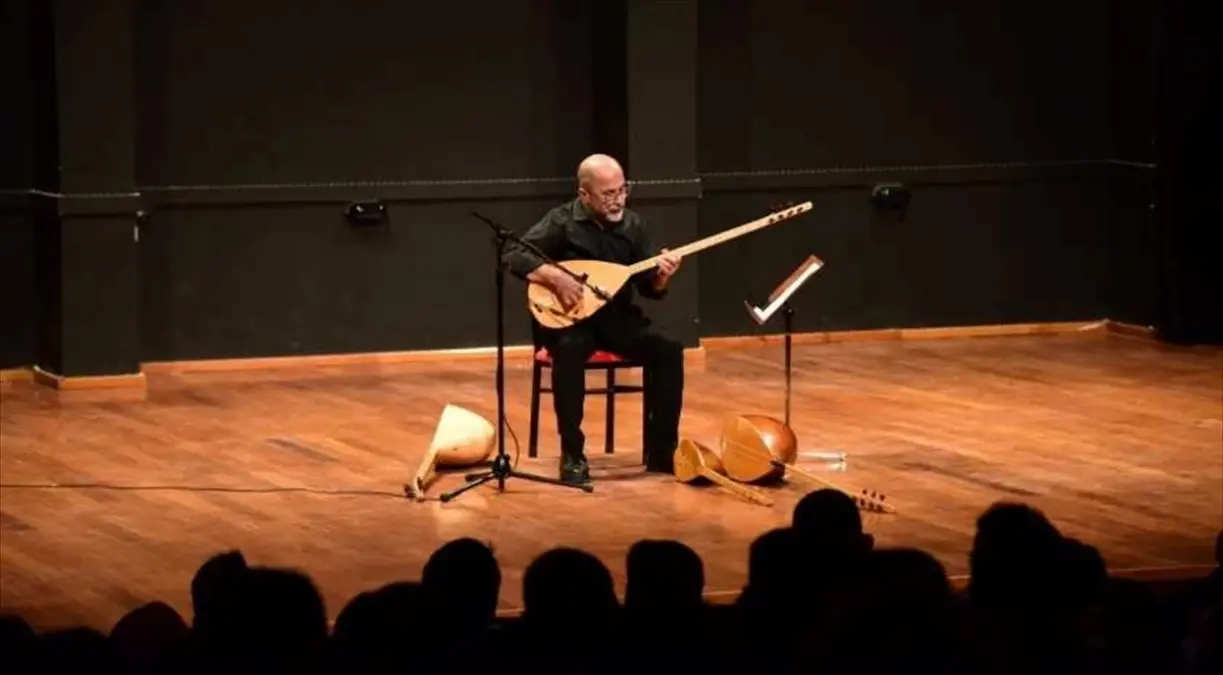 anadolu universitesinde turku konseri Jww9CsJX.jpg