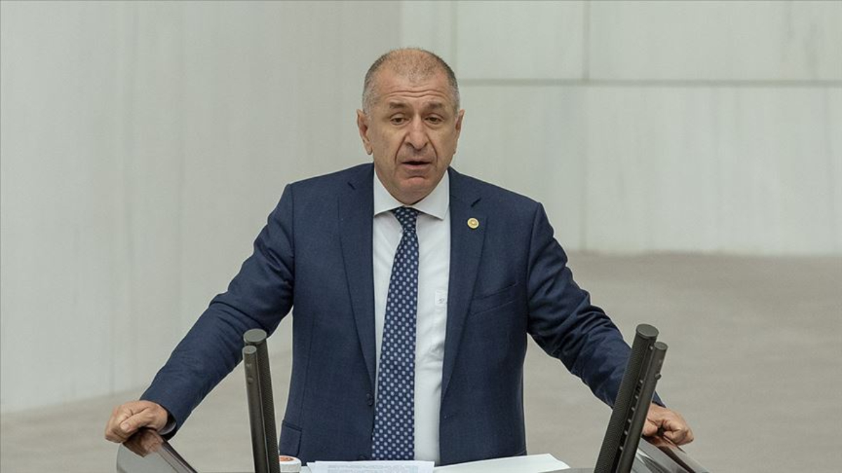 umit ozdagla ahmet davutoglu kavgasi buyuyor gelecekti ama gelemedi 3uAL6gyO.jpg