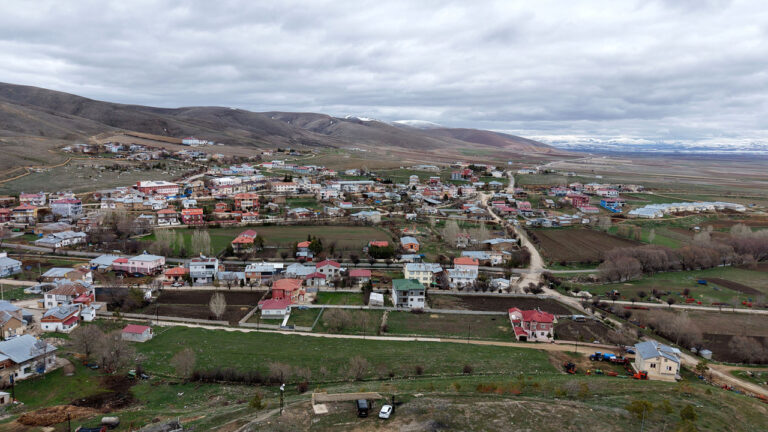 koylu-seferber-oldu-200-donumluk-araziyi-bedelsiz-veriyorlar-7Sc8M5Y8